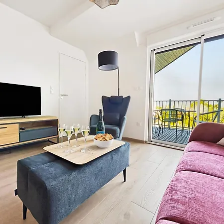 Апартаменты T2 Lumineux, Balcon, Parking Prive, A Pied! *