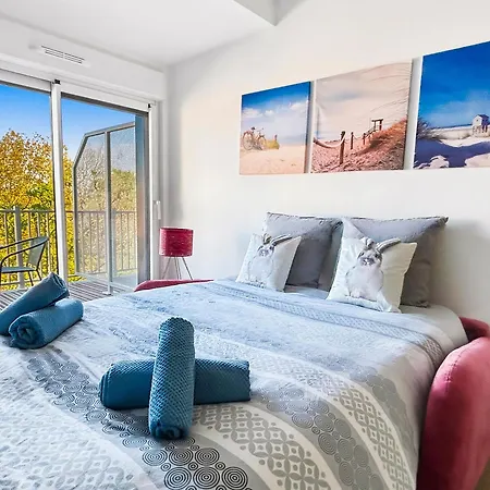 T2 Lumineux, Balcon, Parking Prive, A Pied! *